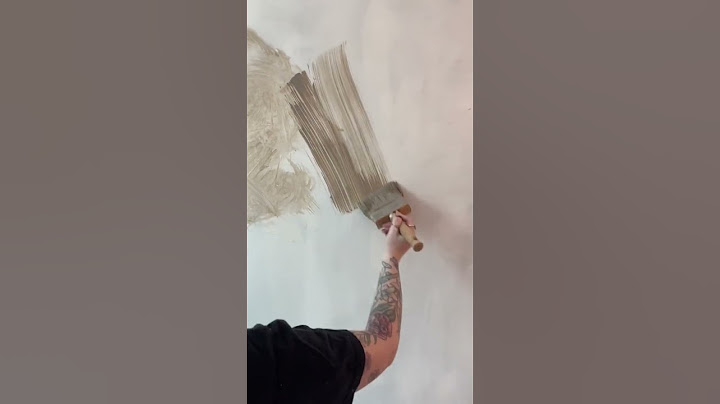 Transform your walls with limewash - no added texture needed! #limewashpainting #painting #homedecor