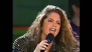 LUCERO canta Veleta