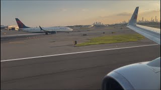 American Airlines Boeing 737-800 Dusk Takeoff from LaGuardia Airport (LGA) 