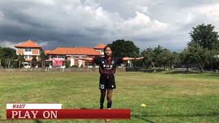sinyal - sinyal wasit dan asisten wasit dalam permainan sepak bola