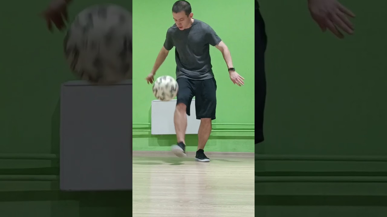 КАК ПОДНИМАЮТ МЯЧ ТОП-ФУТБОЛИСТЫ 