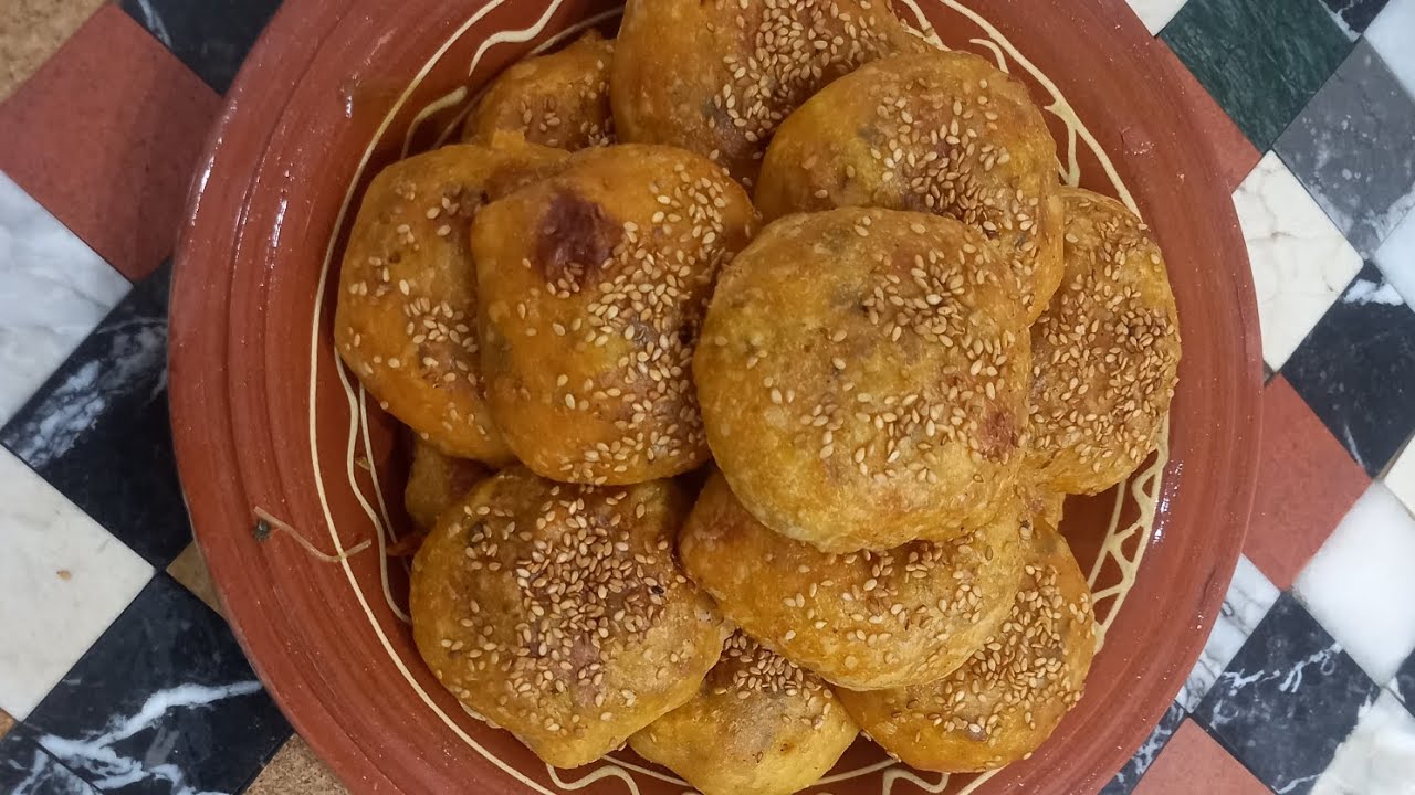 بسطلات بالكفتة بطريقة بسيطة كيجيوا  بنان  بعجين المسمن يا سلاااام