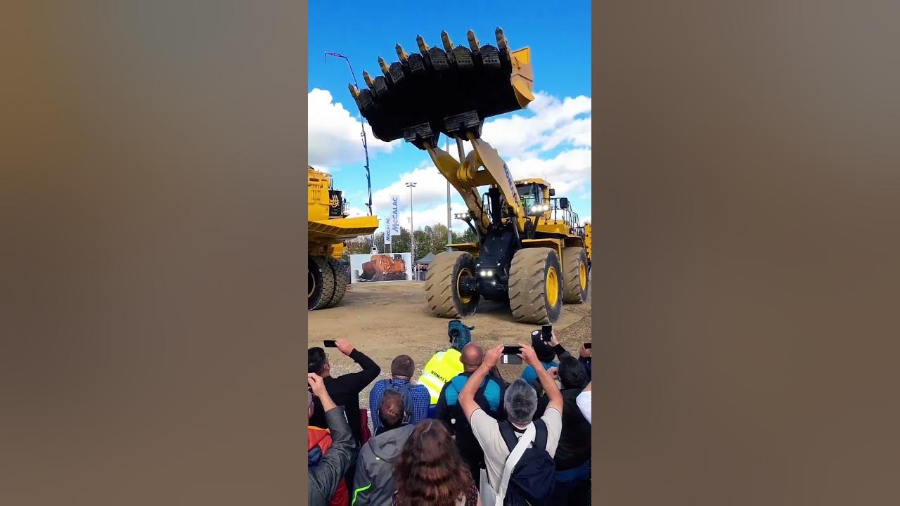 Biggest wheel loader at Bauma!