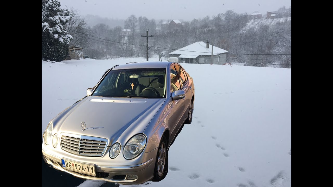 Mercedes E klasa w211 voznja po snegu..
