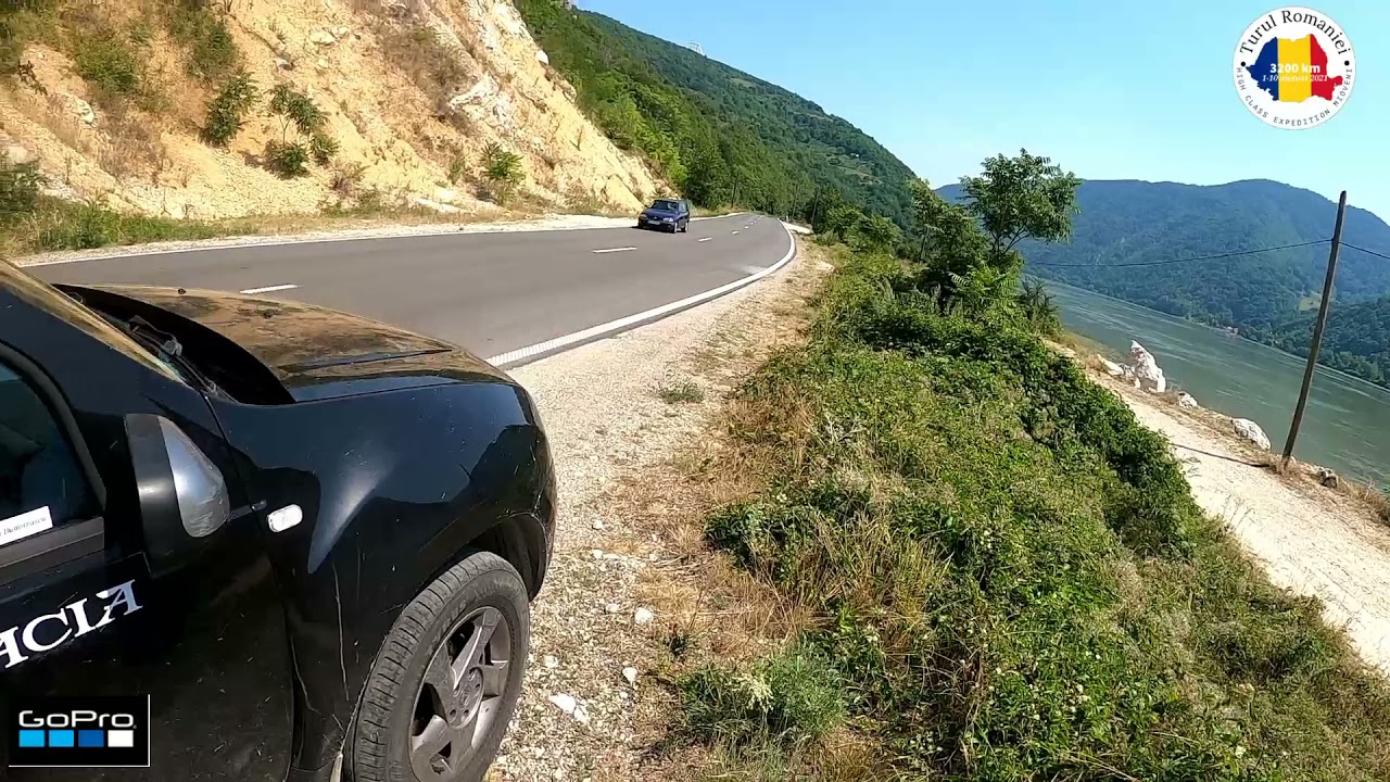 Cu Dunarea pe partea dreaptă, de la Bazias la Orșova. Romania pe contur. 