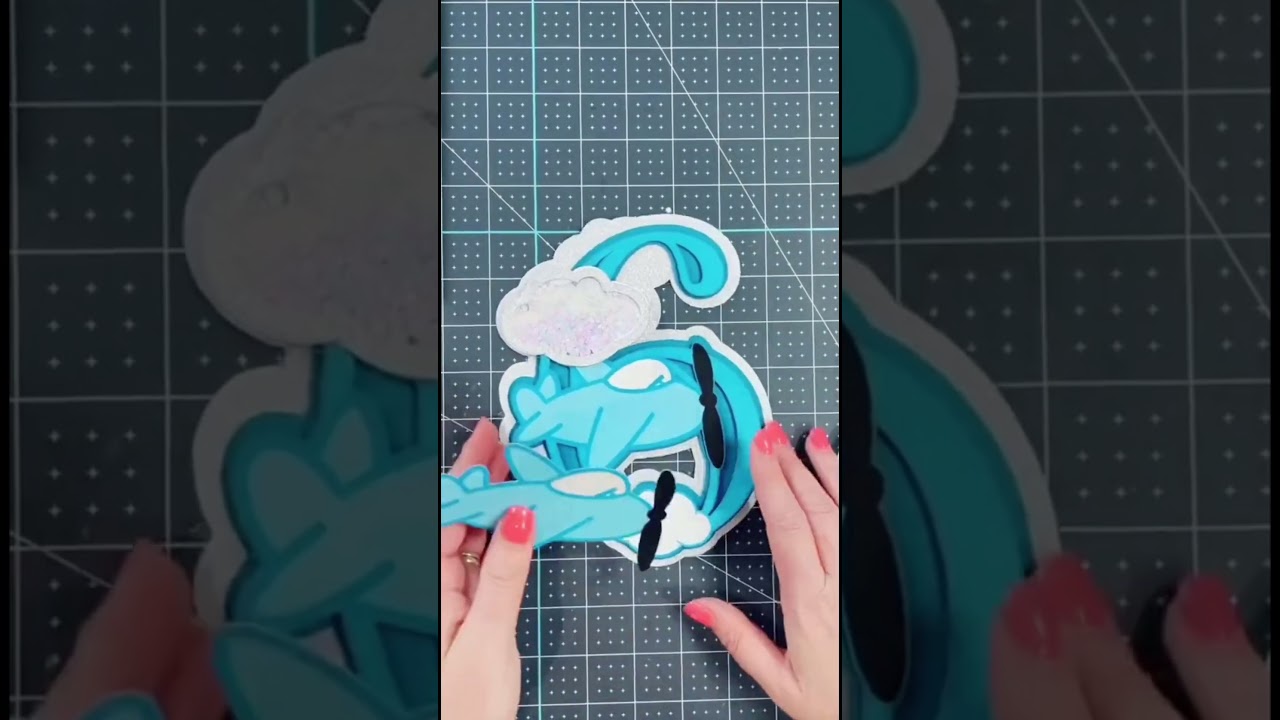 Научитесь делать буквы и украшения для тортов с помощью милого изображения самолета в формате PNG...