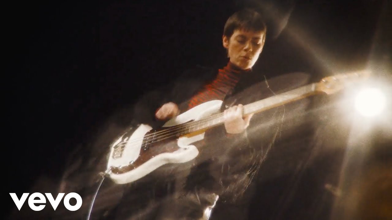 Liz Lawrence - No One (Official Music Video)