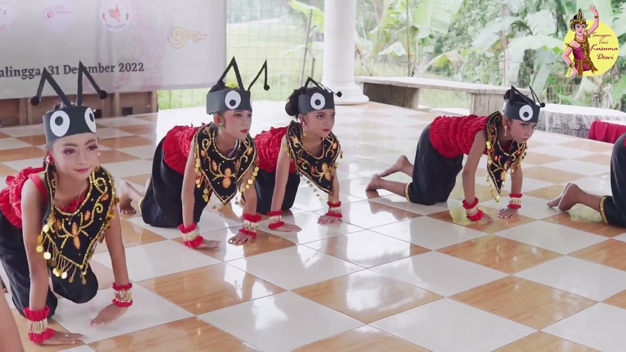 TARI SEMUT 1 Sanggar Tari Kusuma Dewi