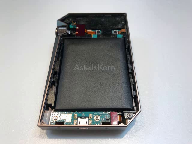How to take apart a Astell  Kern AK240 and change battery - YouTube