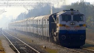 Shramjeevi Superfast Express with full throttle WDP-4B skips Mahrauli
