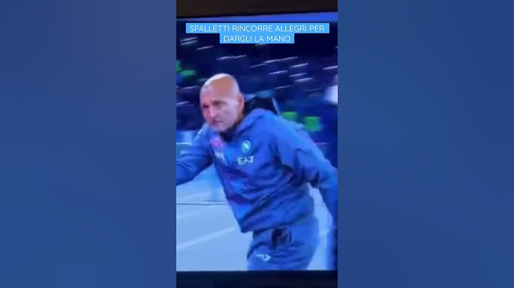 Napoli Juve : Spalletti rincorre Allegri per dargli la mano a fine partita prima del tunnel