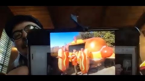 Les Claypool on drinking Maynard James Keenan’s wine: "But he doesn’t have a 20 foot weiner!"