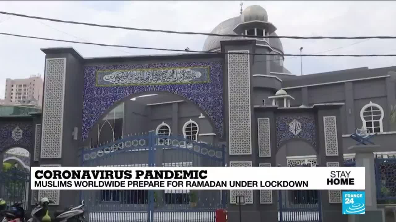 World’s Muslims contend with Ramadan in the time of confinement