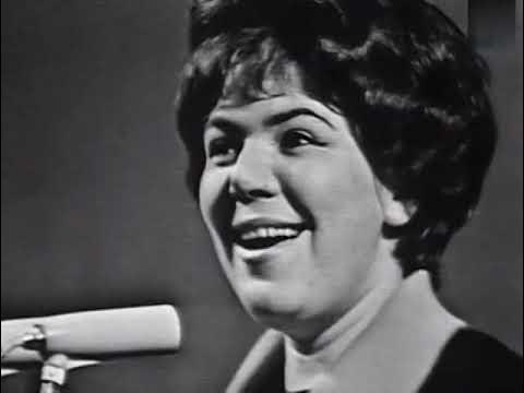 Майя кристалинская. Майя кристалинская журавленок. Шаферан журавленок песня. Майя кристалинская. Майя кристалинская когда разлюбишь ты.