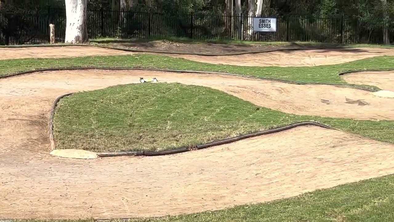 Xray XB4 @ Hills Off-road RC