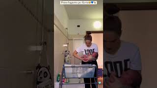 La Space Family Fa Il Primo Bagnetto A Kevin