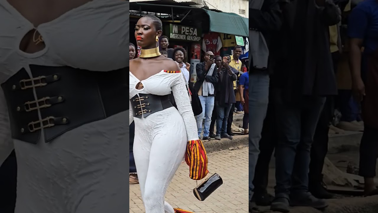 BLACK MODEL IN PUBLIC❤️.              