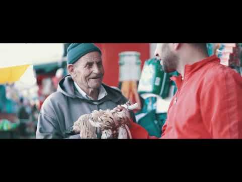 كيصبرونا بالفقر ماشي عيب عندهم فلوس أما الضمير الله يجيب 