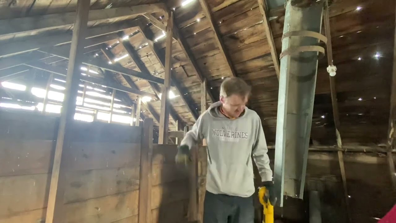 Harvesting Barn Wood From A 70 Year-Old Granary