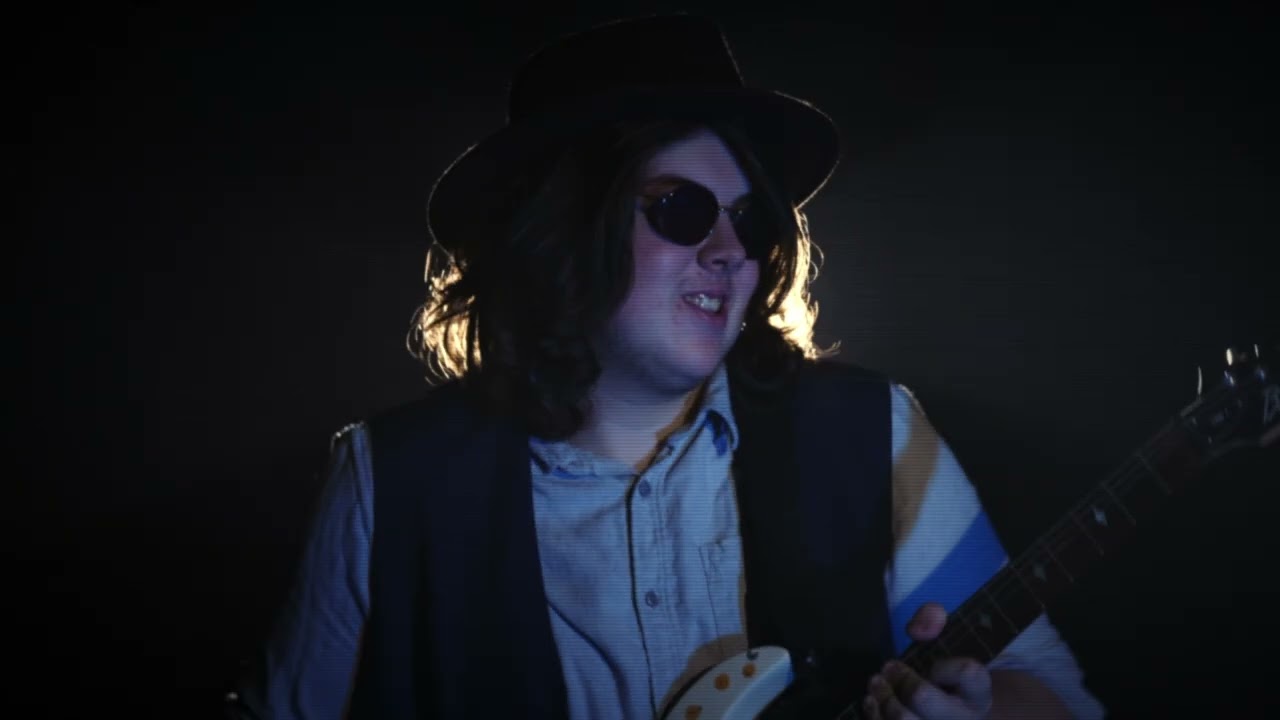 Sleep in - Callum Rickshaw Bertram (official music video)