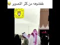 بائع الكليجا يجذب انتباه البنات 