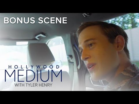 Tyler Henry Reveals Why He Has Unspeakable Joy | Hollywood Medium with Tyler Henry Bonus Scene | E!