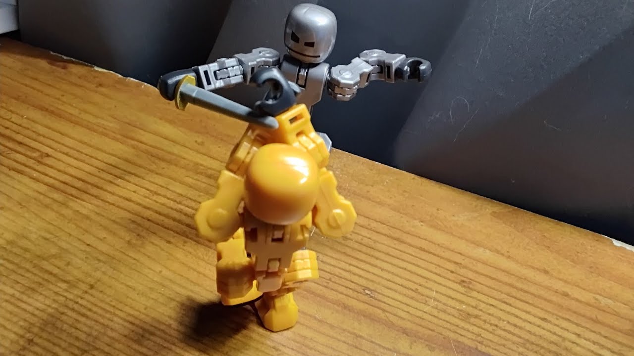 Gold vs silver - (klikbot stop motion) 