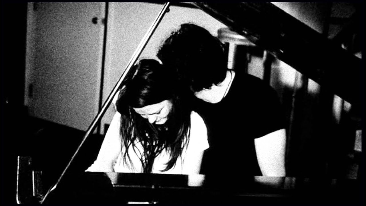 The White Stripes In The Cold Cold Night YouTube The White Stripes In The Cold Cold Night YouTube