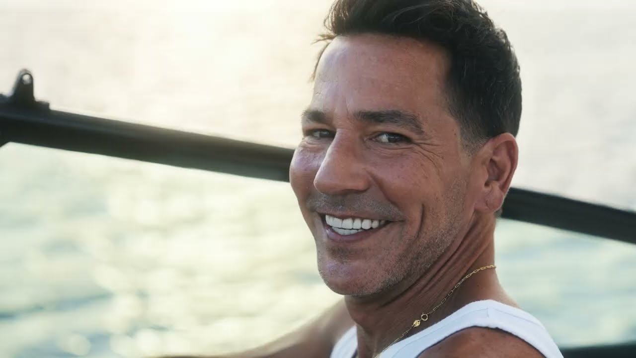 Héctor Montaner - Amor Del Bueno (Video Oficial)