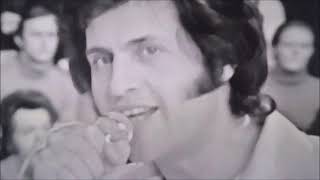 Watch Joe Dassin Le Chanteur Des Rues video