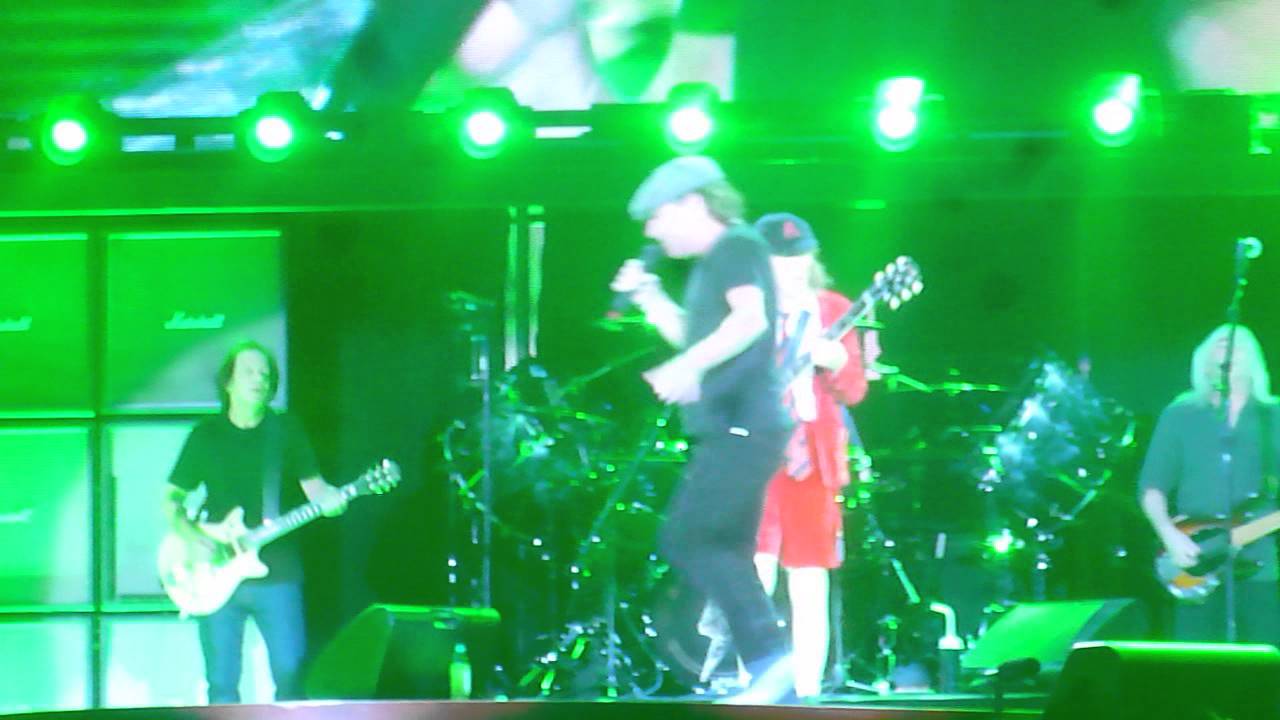 08.26.15 AC/DC - MetLife Stadium - East Rutherford, NJ - YouTube