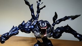 spiderman se transforma en venom