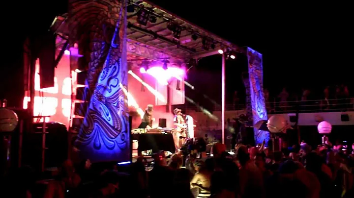 Boombox on Jamcruise 11 Pooldeck, 1/10/13