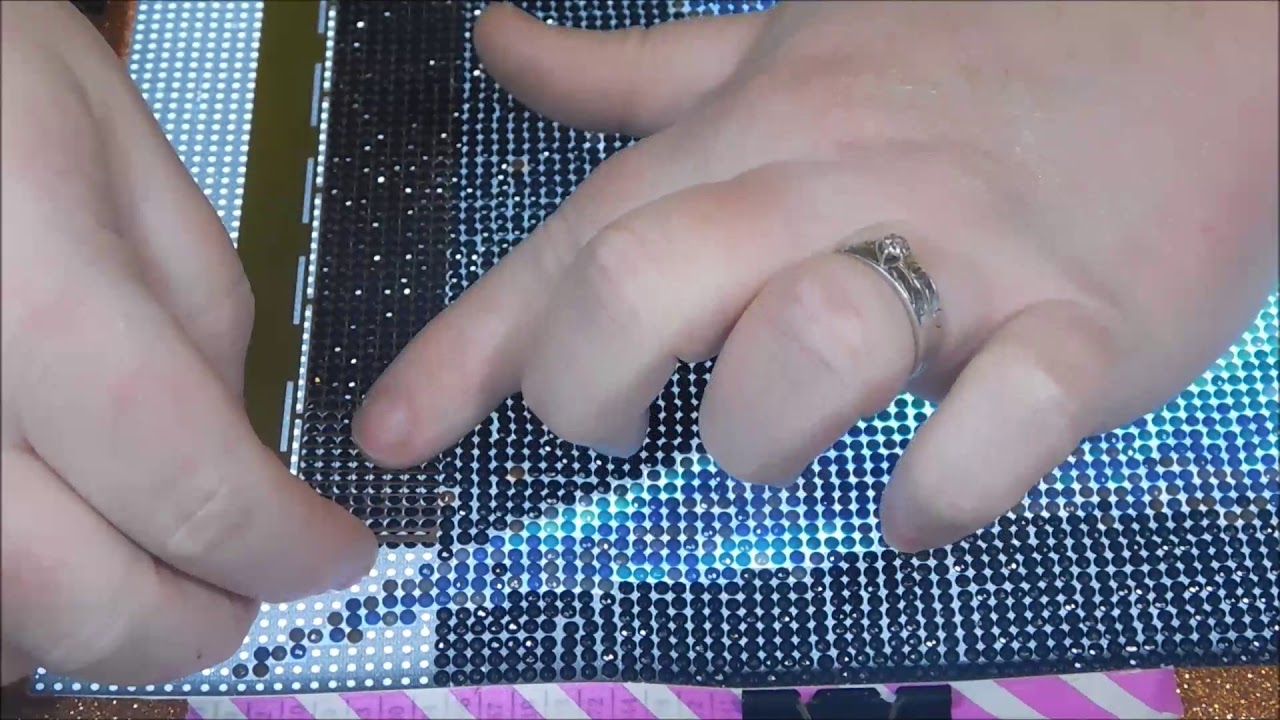 How To Place and Remove a Mesh Ruler for Round Diamond Painting 