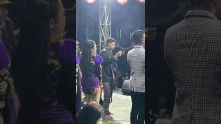 Fokus tak berkedip ketika diatas panggung #dance #koploenaktenan #orkesdangdutjalanan