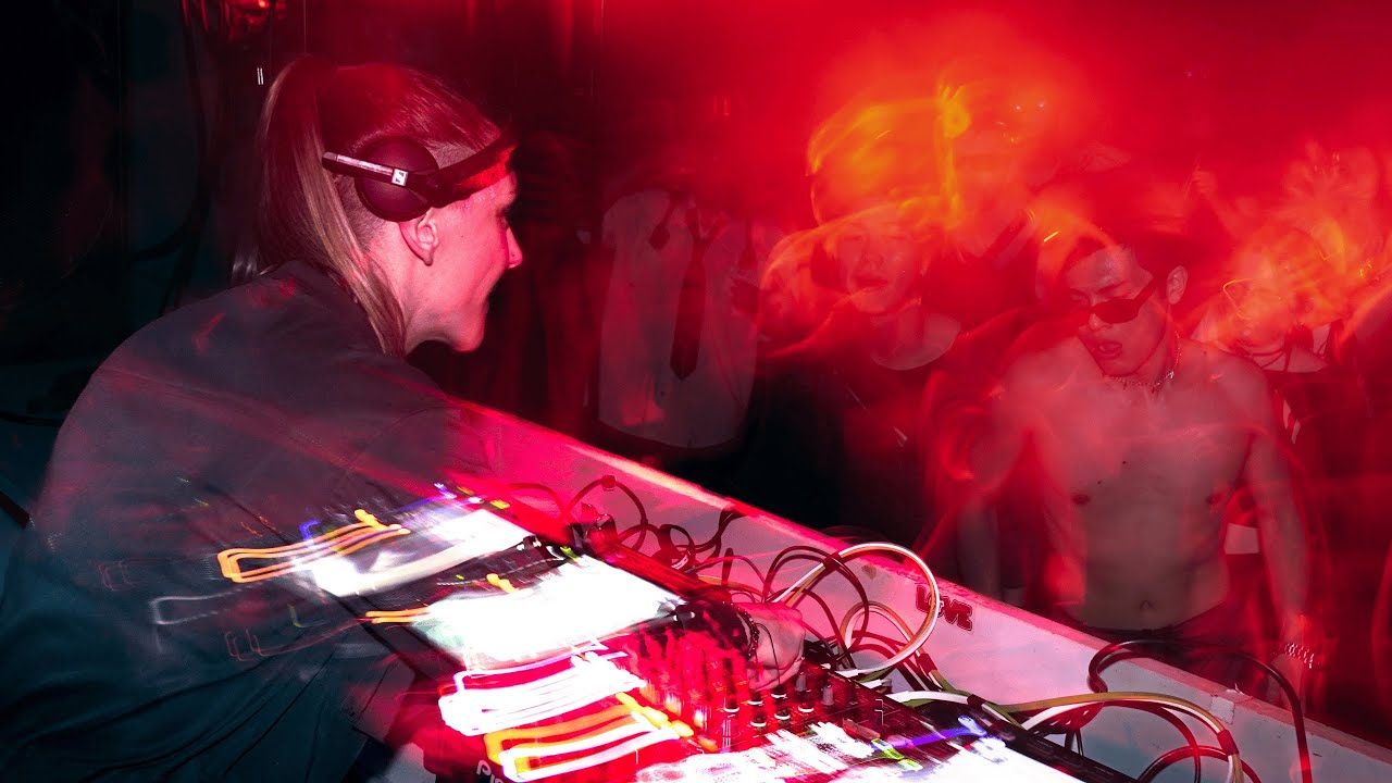 LORAW - HARDTECHNO / SCHRANZ SET FOR CRACKS [CLUB UNDER, OSAKA]