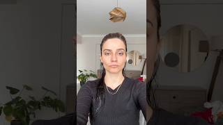 Yarın Iş Var, Mutsuzum Ama Pazar Günümü De Evde Geçirmek Istemiyorum Diye Dışarı Çıkıyorum Makyajı.