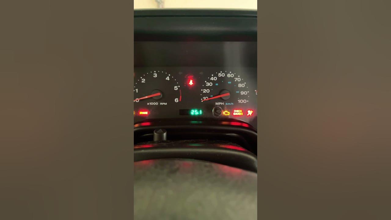 Easy trick to find the OBD-2 code on Jeep Wrangler TJs - YouTube
