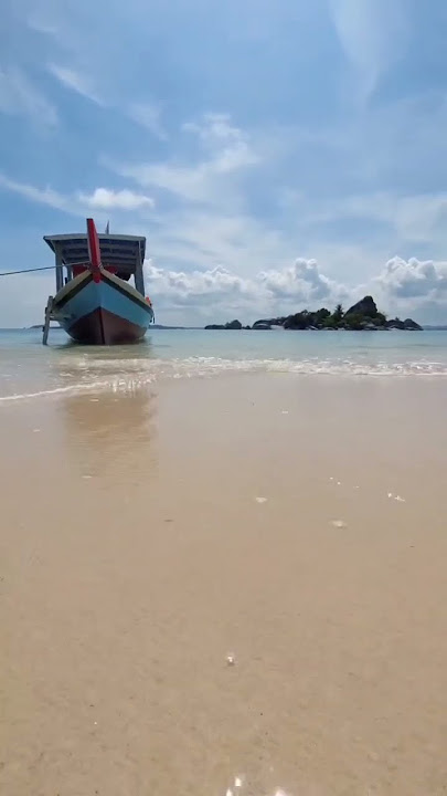 Suasana pantai belitung #shorts #viral #shortvideo #belitung #subscribe  #viralvideo #pantai #video
