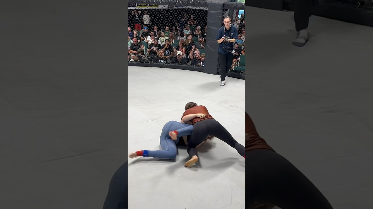 Women’s bjj superfight takedown scramble 🔥