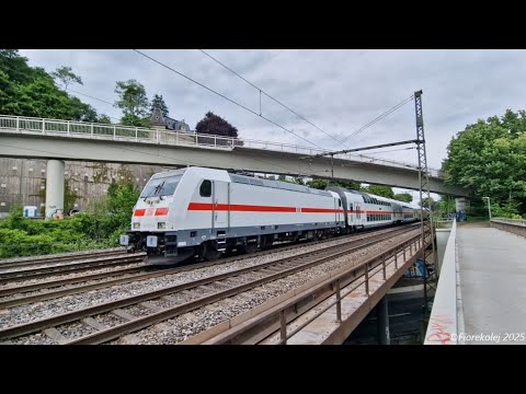 Pociągi pod kładką / Trains under the footbridge