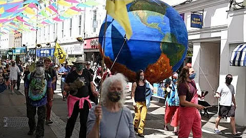 Environmental groups stage theatrical protests near to G7 leaders venue - DayDayNews