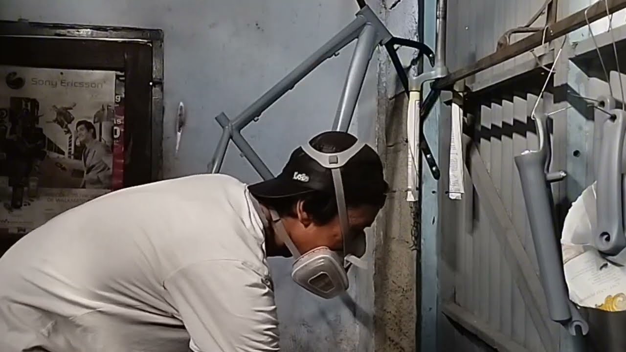 perbaikan atau cat ulang frame sepeda gunung yang warnanya sudah gak karuan