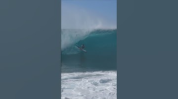 Reef McIntosh Signature Style at Pipeline 👌