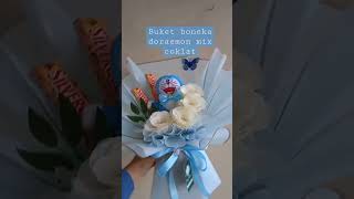 Buket boneka doraemon mix coklat, ide kado ulang tahun