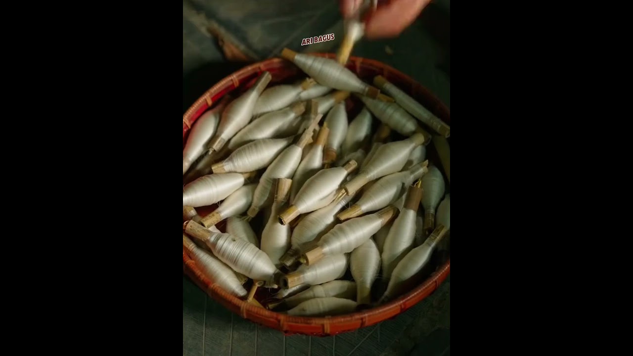 Proses pembuatan kain sutra 