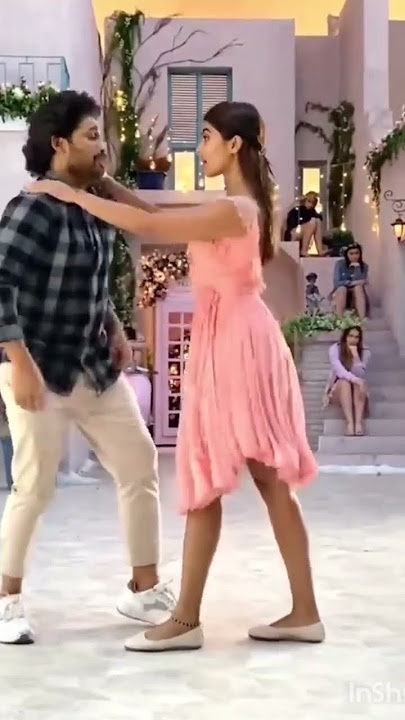 Allu Arjun And Pooja Hegde ala vaikunthapurramuloo make scene 😎#shortsfeed #shortsvideo #viralshorts