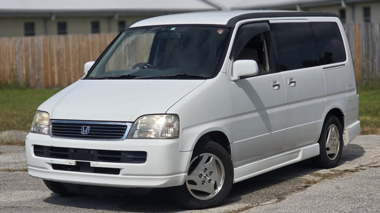 2000 Honda StepWGN RF1 Walk-Around & Start-Up