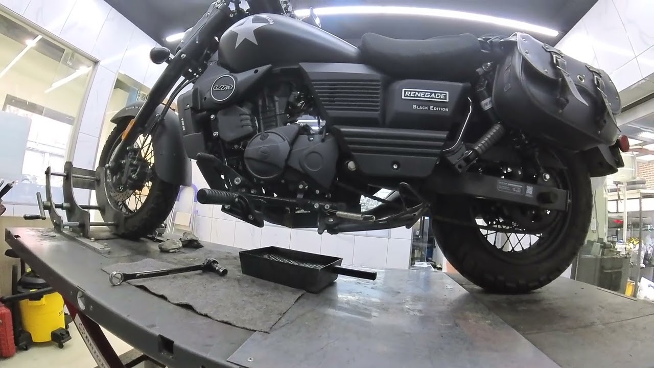 UM 레니게이드 코만도 125 오일 교환