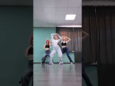 New Woman _Lisa #lisa #newwomanchallenge #newwoman #dance #music #kpop #dancechallenge #kpopdance